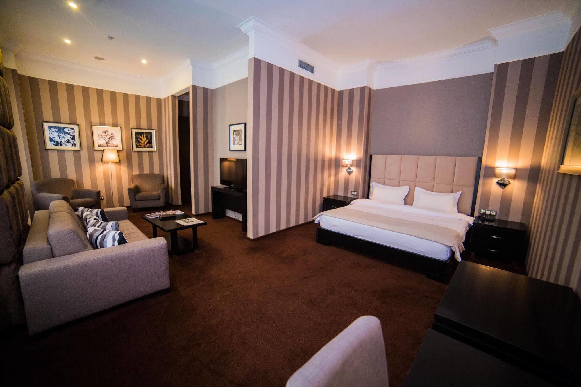 Jelsomino Boutique Hotel 阿斯坦纳 外观 照片