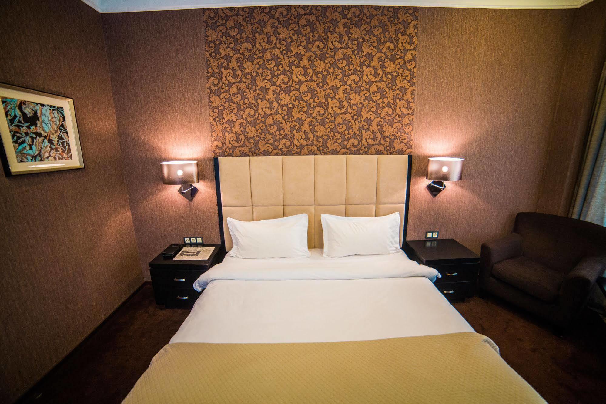 Jelsomino Boutique Hotel 阿斯坦纳 外观 照片